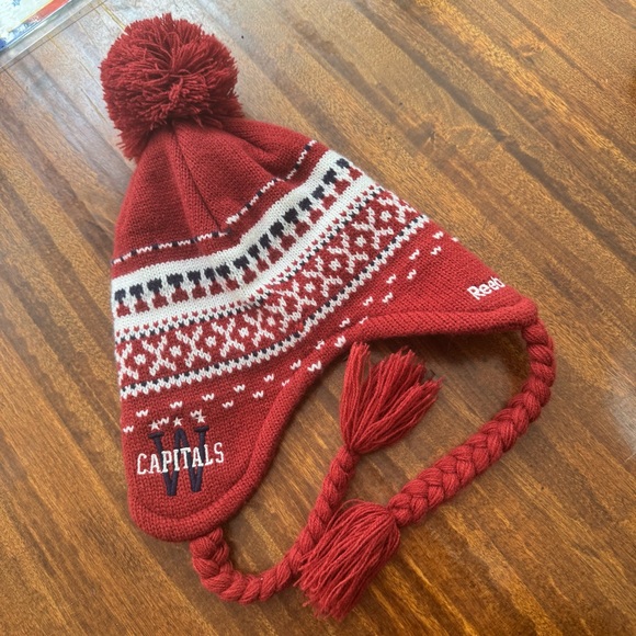 Washington Capitals Winter Classic Women’s Winter Hat - Picture 1 of 9